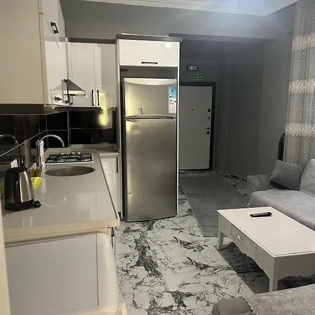 In The Center, 6-7 Minutes To The Airport, Close To The Sea And Coves Apartment