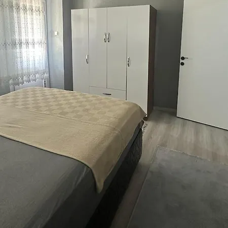 公寓 In The Center, 6-7 Minutes To The Airport, Close To The Sea And Coves *