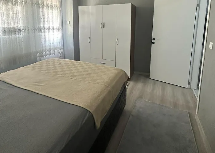 公寓 In The Center, 6-7 Minutes To The Airport, Close To The Sea And Coves *