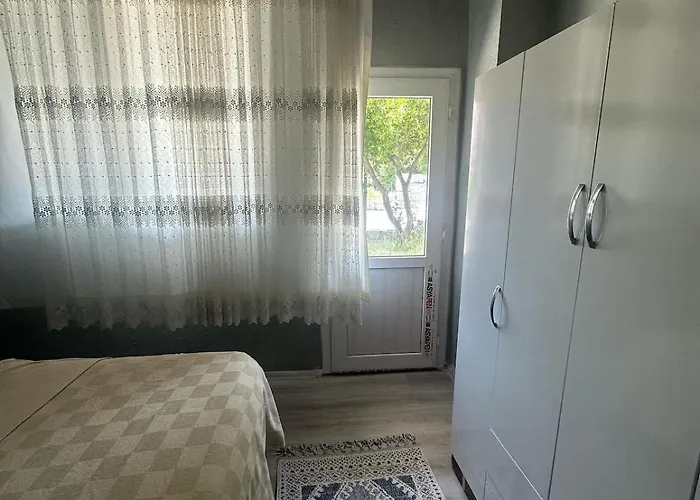 公寓 In The Center, 6-7 Minutes To The Airport, Close To The Sea And Coves *